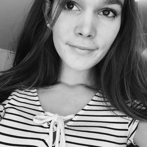 Meet your Posher, Olivia